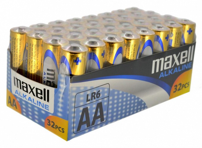   Maxell LR6 size AA 1.5 V . 32